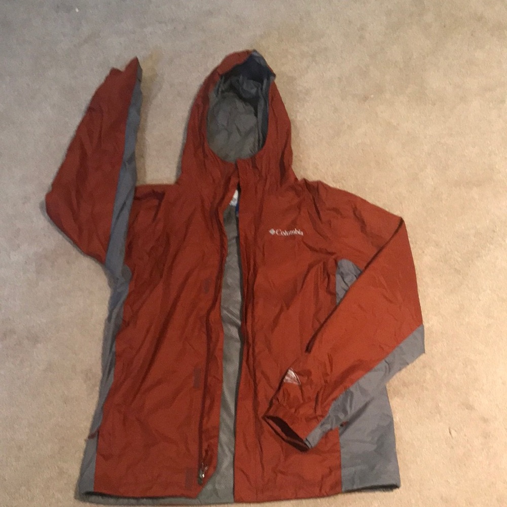 Small Men Columbia rain jacket windbreaker